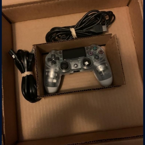 I'm selling a PlayStation 4 with 6 games - Picture 4 of 4